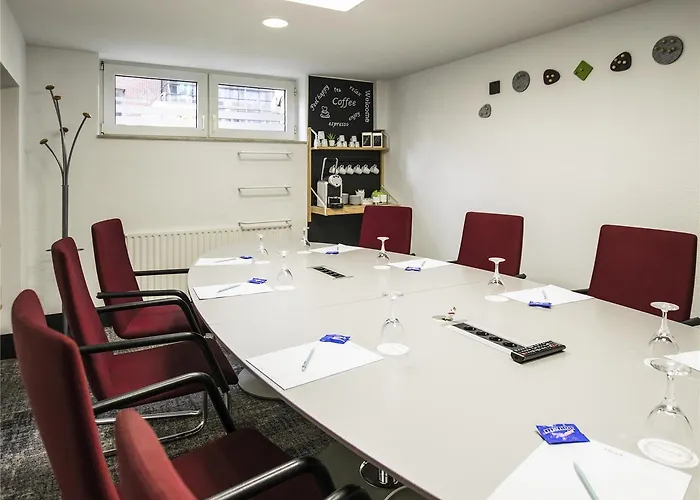 Mercure Residenz Frankfurt Messe Otel 4*