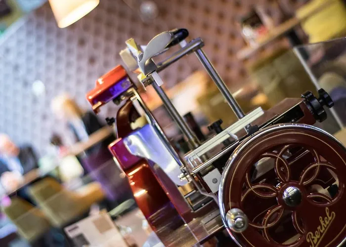 머큐어 레지덴츠 메세 4*